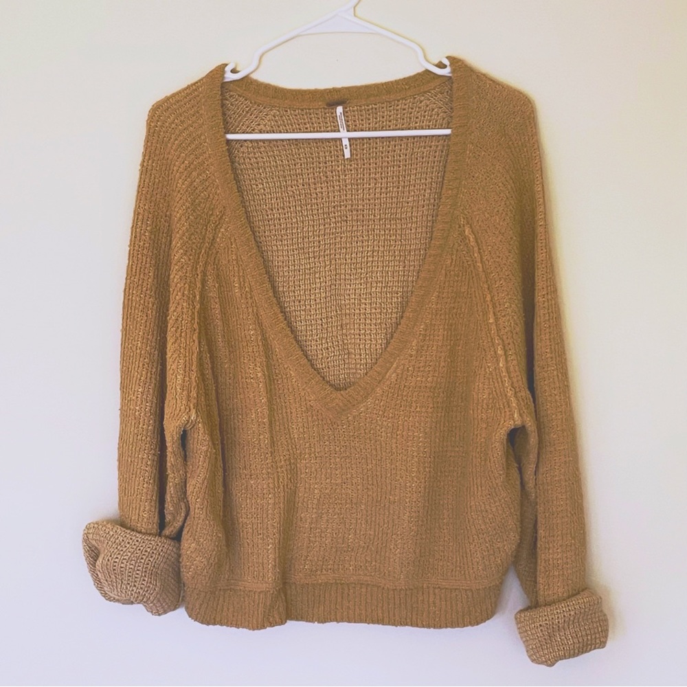 Free people cropped deep V-neck sweater size medium tan